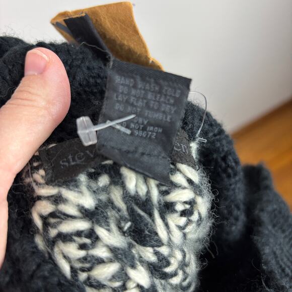 Steve Madden NEW Turtle Neck Poncho Shawl Sweater Black White Tribal Fringe OS - Picture 7 of 8